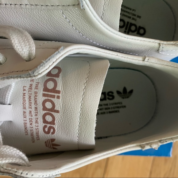 ADIDAS Courtvantage - Picture 4 of 8